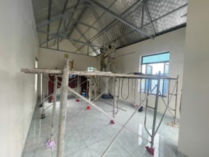 Tại sao nên thi công trần nhựa nhà mái tôn? 2