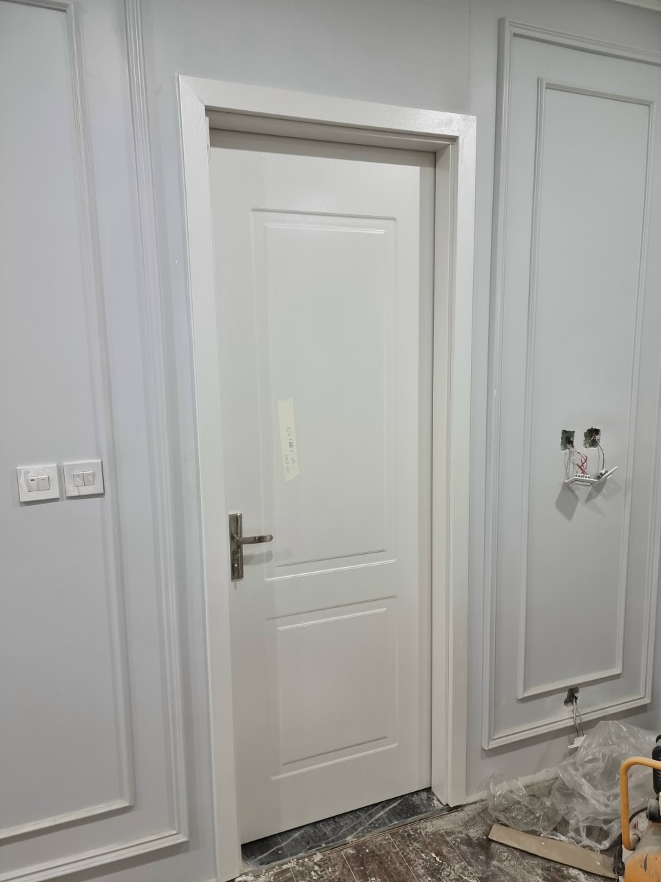 Cửa Soi Huỳnh Âm Composite – Tinh Tế Đến Từng Đường Cắt 3