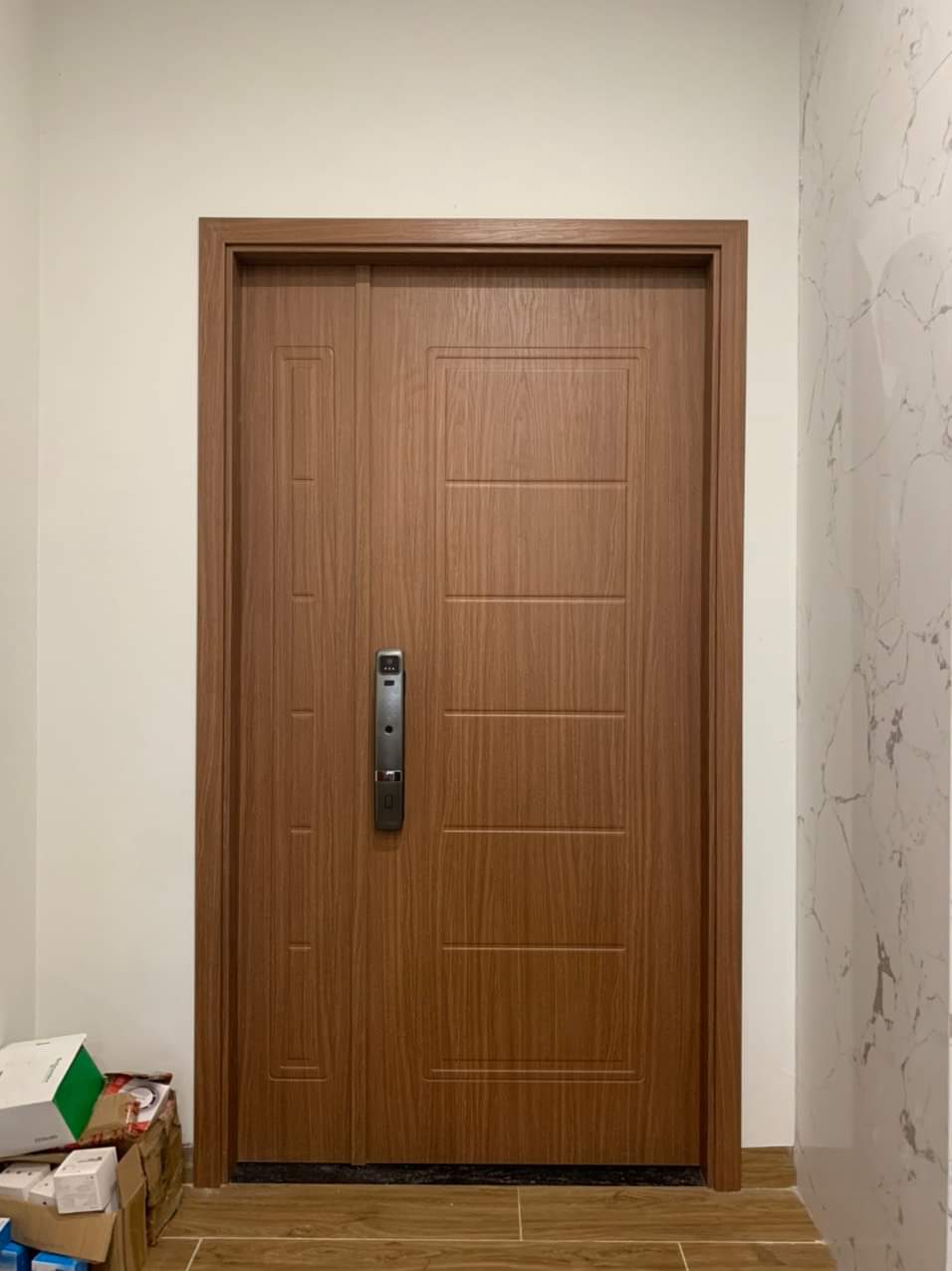 Cửa Soi Huỳnh Âm Composite – Tinh Tế Đến Từng Đường Cắt 5